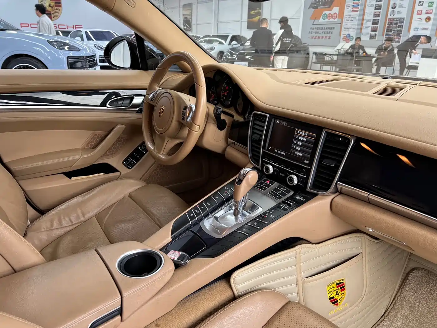 Porsche Panamera 2014 Panamera 3.0T фото 8