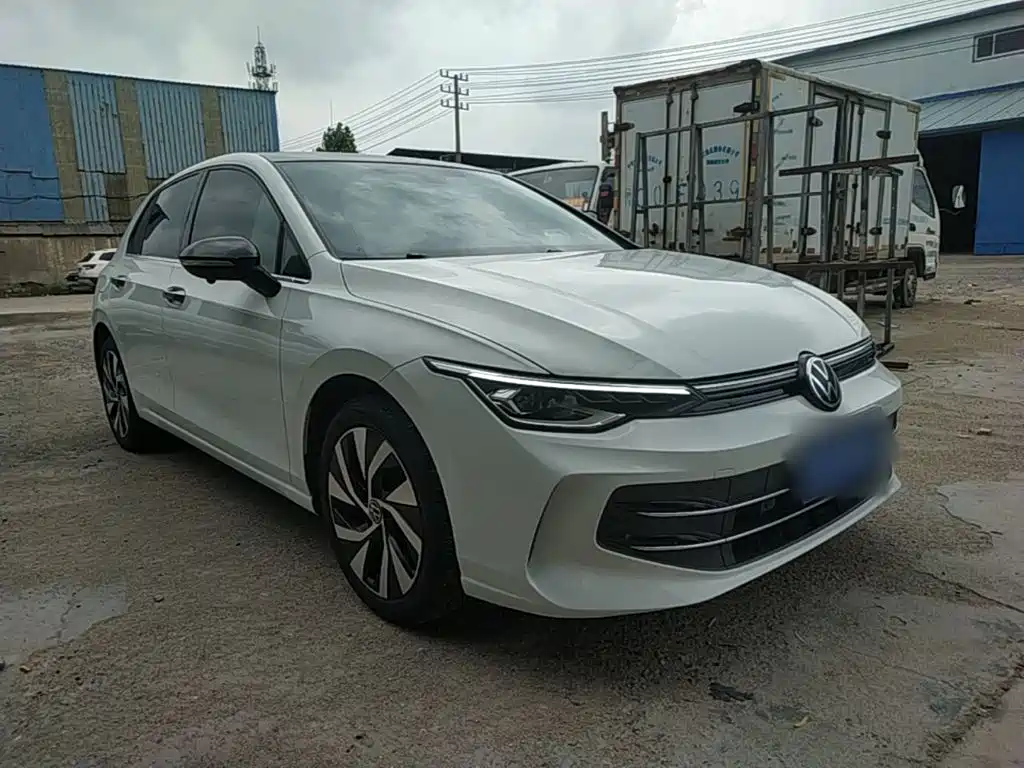 Volkswagen Golf 2025 2025 Facelift 300TSI Pro