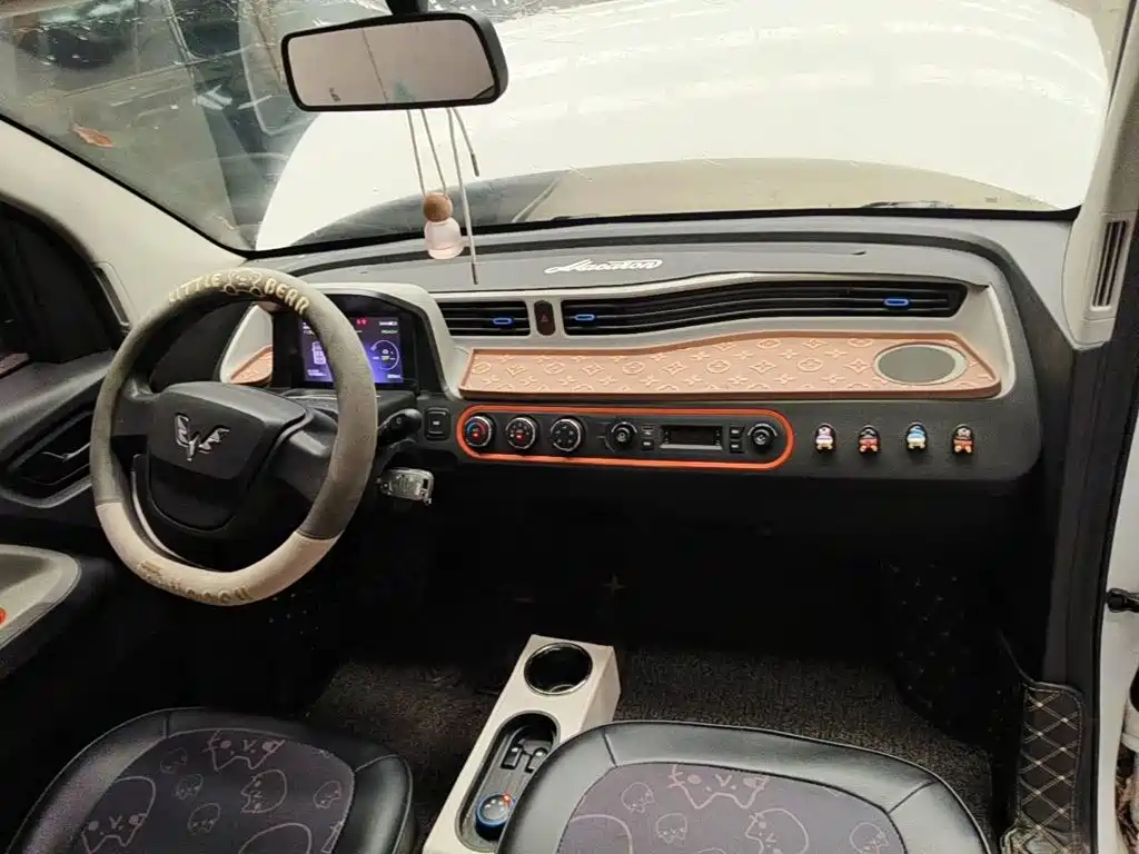 Photo 12 - Wuling Motors Hongguang MINIEV
