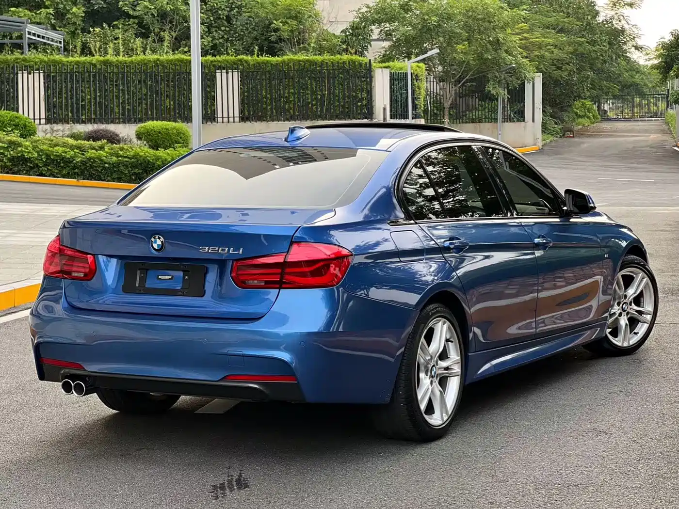 BMW 3 Series 2017 320Li M Sport фото 8