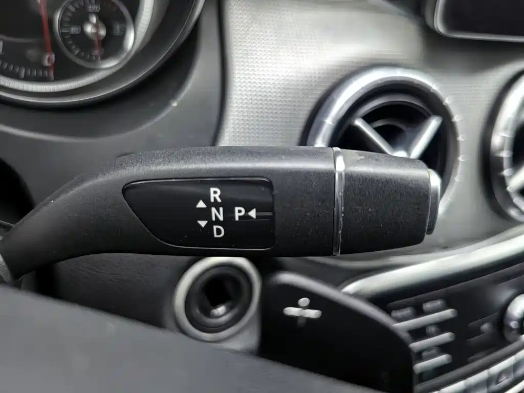 Photo 13 - Mercedes-Benz CLA (Import)