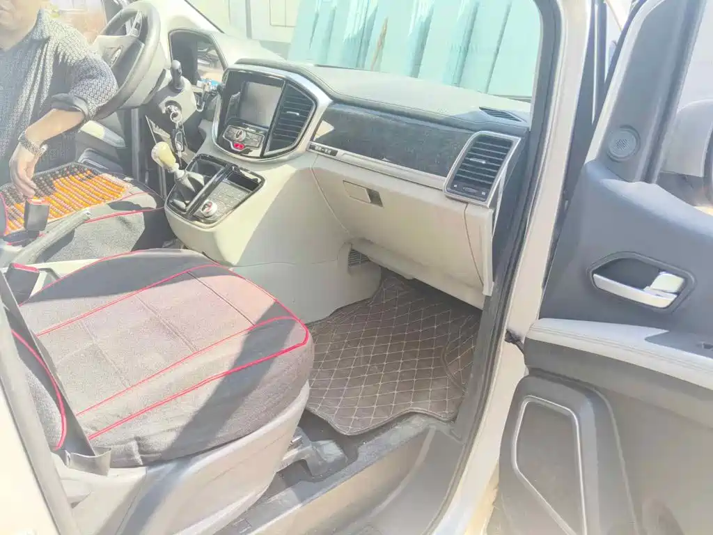 JAC Refine Refine M4 2018 2017 2.0T Manual Luxury