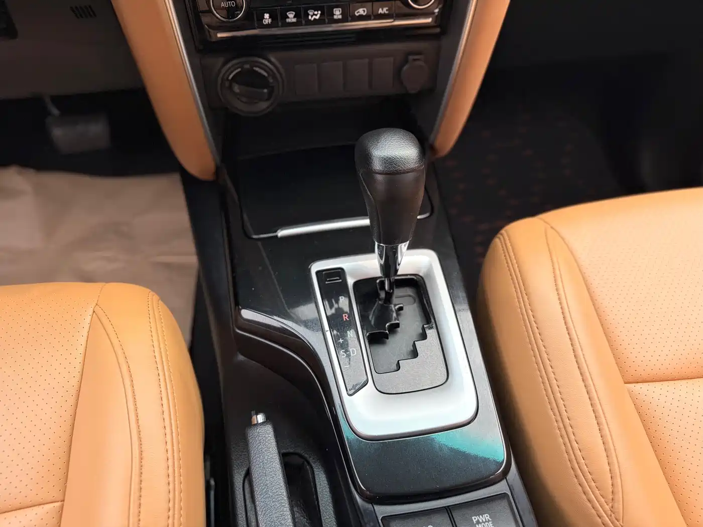 Toyota Fortuner 2016 2.7L Middle East Edition фото 16