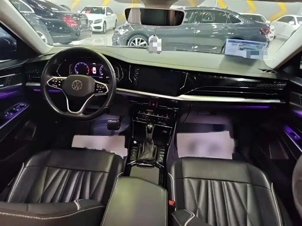 Volkswagen Passat 2022 330TSI Starlight Luxury Edition фото 15