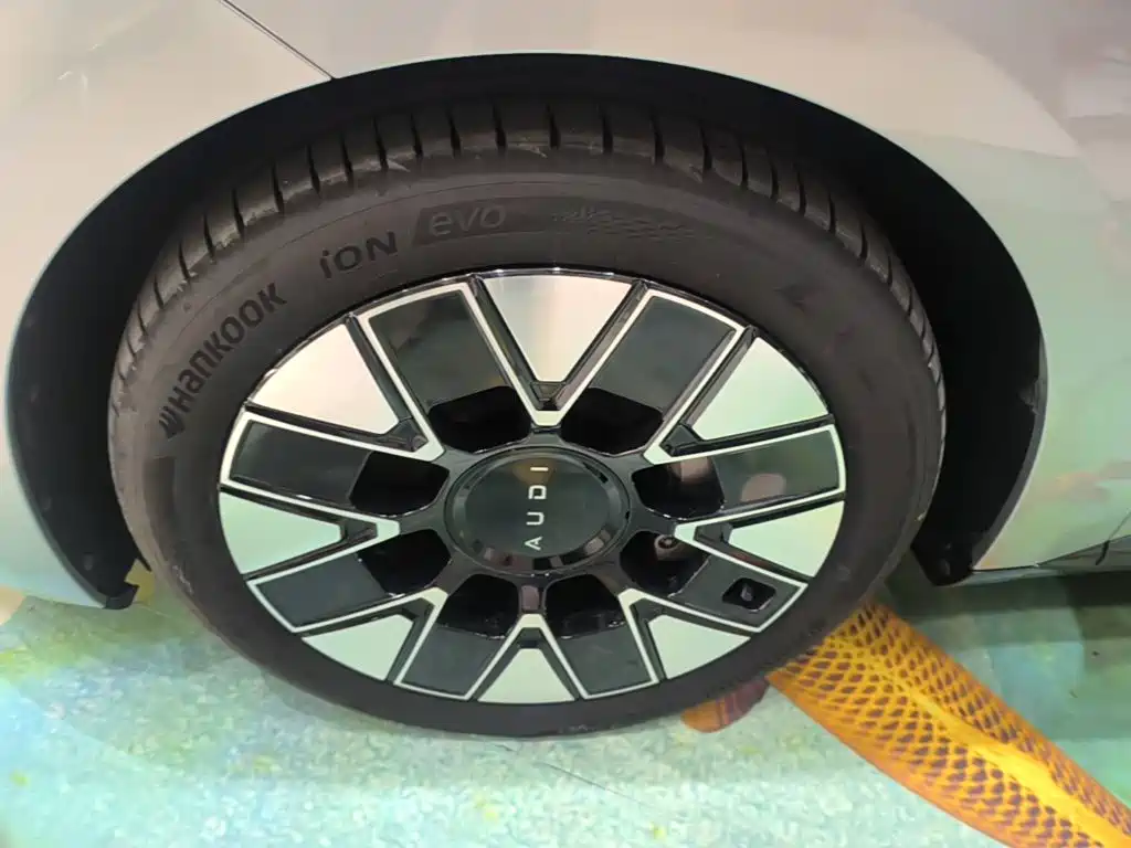 Фото 23 - Audi E5 Sportback