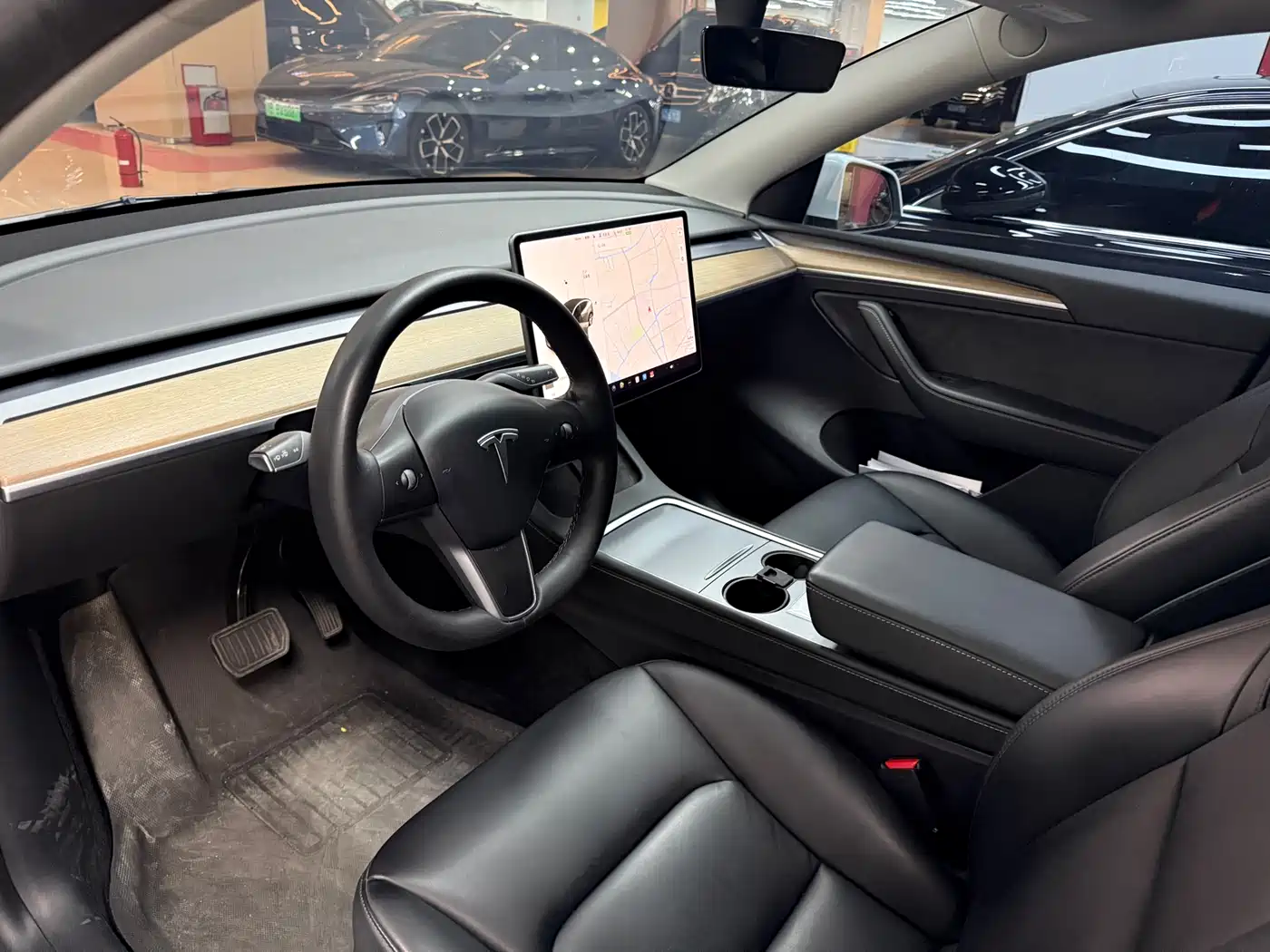 TESLA MODEL Y
