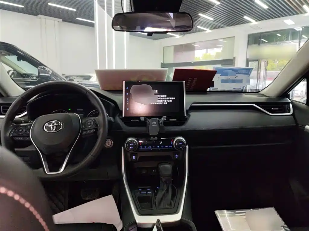 Toyota Wildlander 2021 2.0L CVT 2WD Luxury Edition фото 10