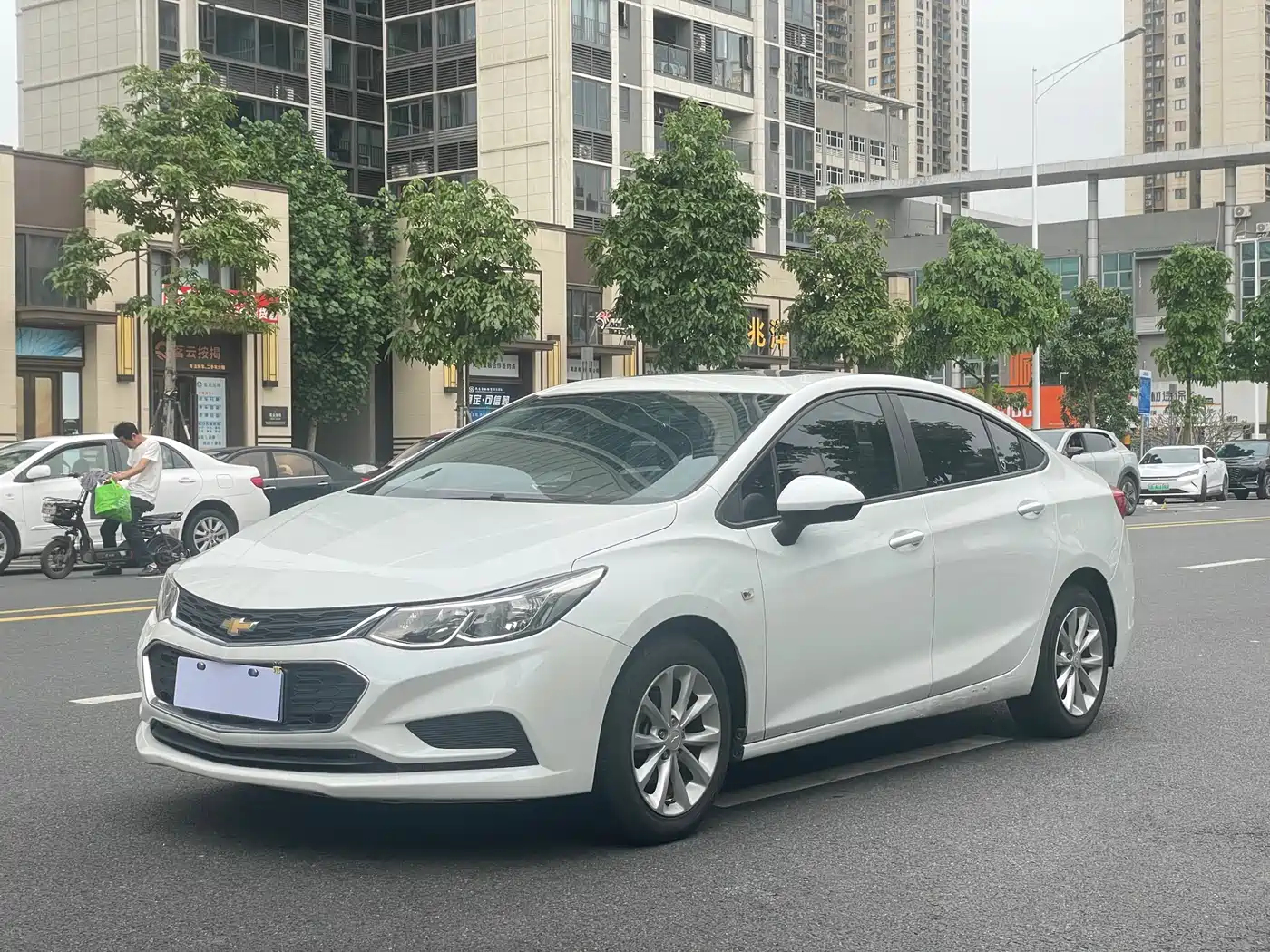 Chevrolet Cruze 2017 1.5L Automatic Pioneer Sunroof