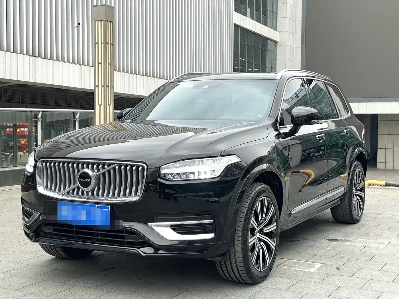 VOLVO XC90