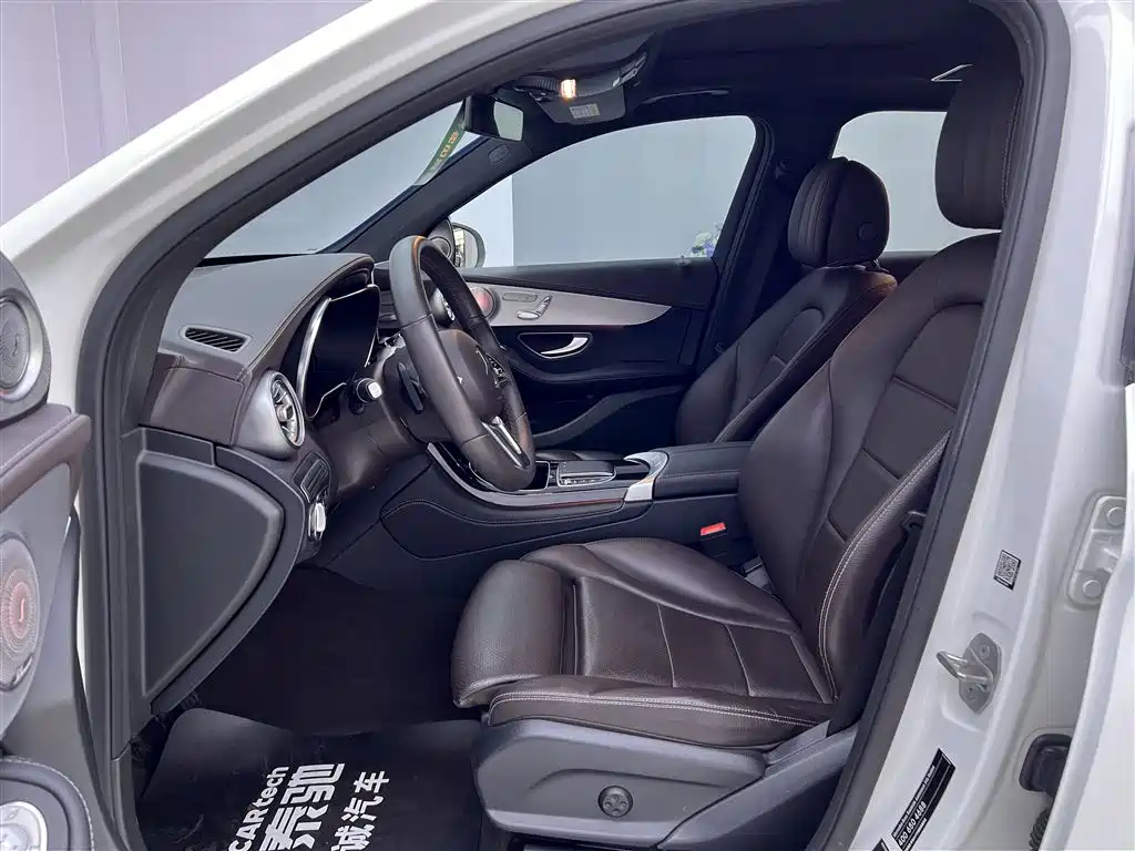 MERCEDES-BENZ GLC