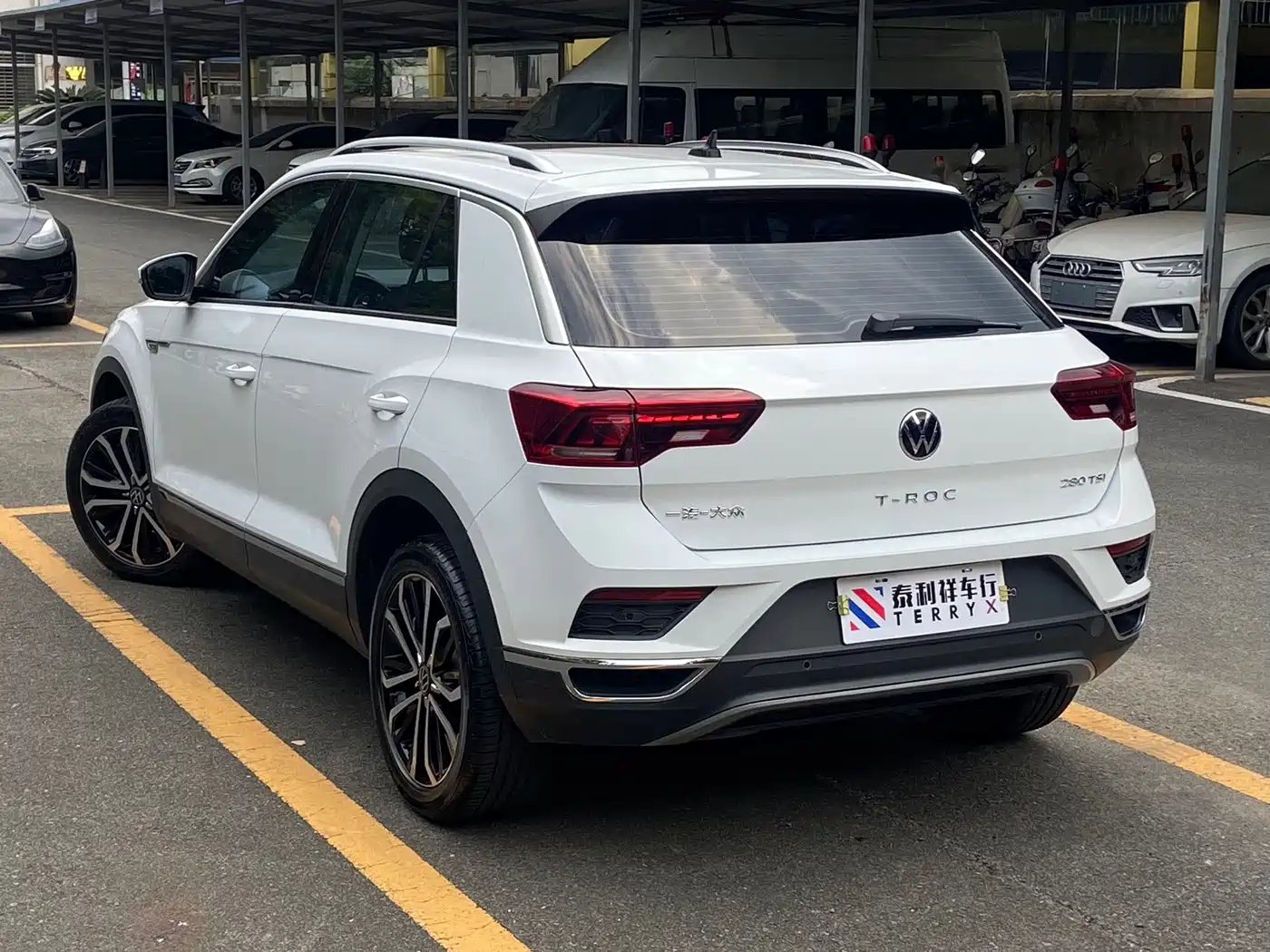 Photo 6 - Volkswagen T-ROC