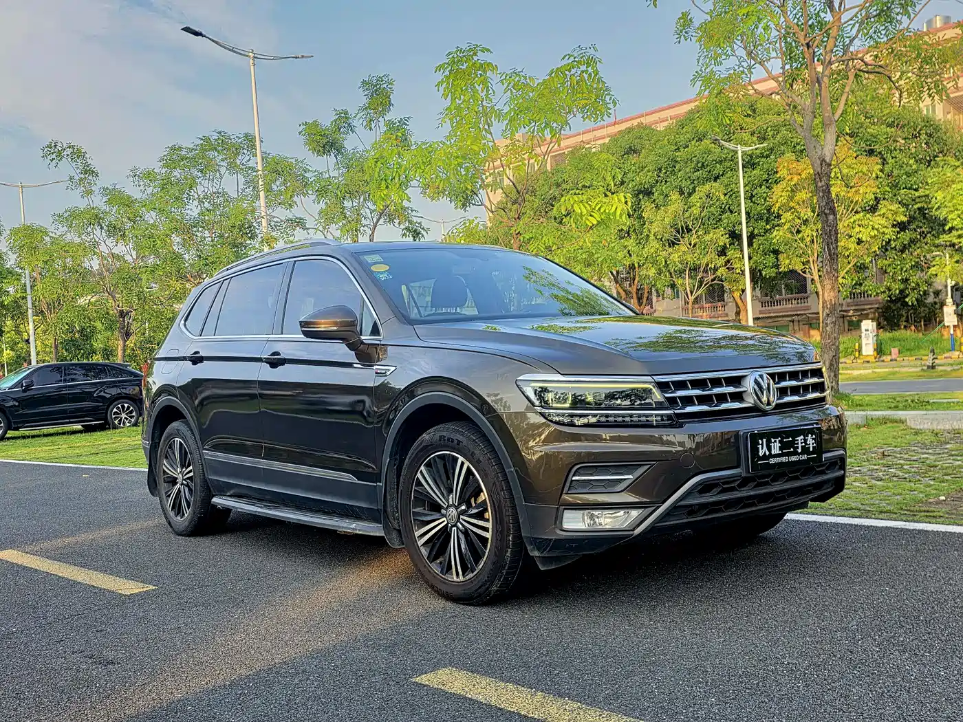 Volkswagen Tiguan L 2018 380TSI Automatic AWD Luxury Edition фото 3