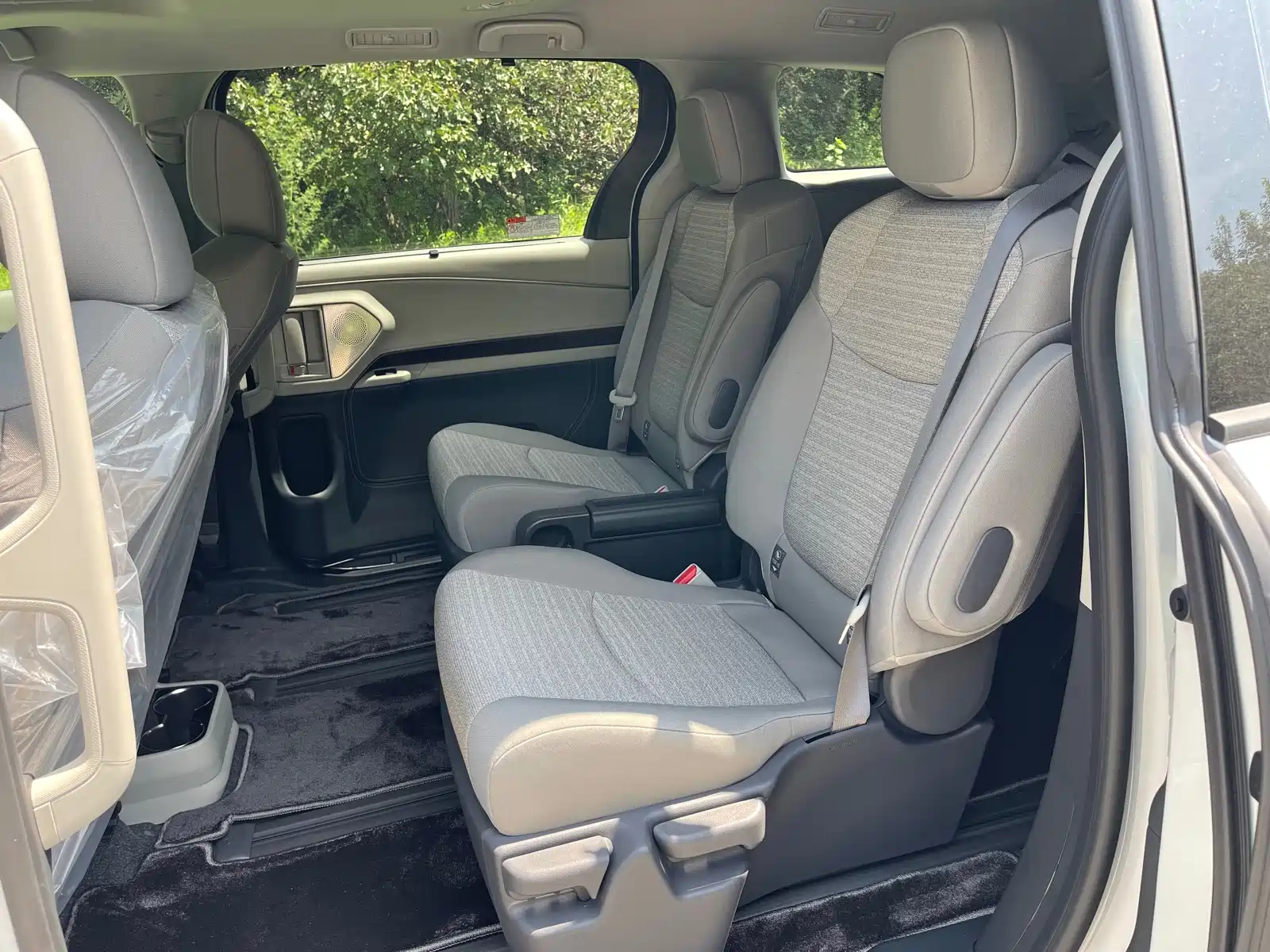 Photo 13 - Toyota Sienna
