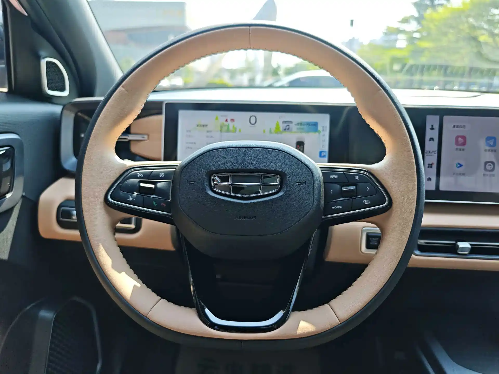 Фото 8 - Geely ICON