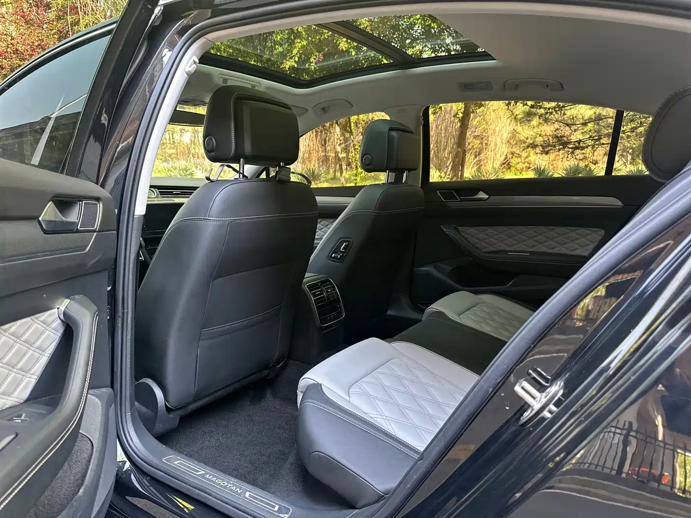 Volkswagen Magotan 2023 2 Million Units Anniversary Edition 330TSI DSG Leading Type фото 18