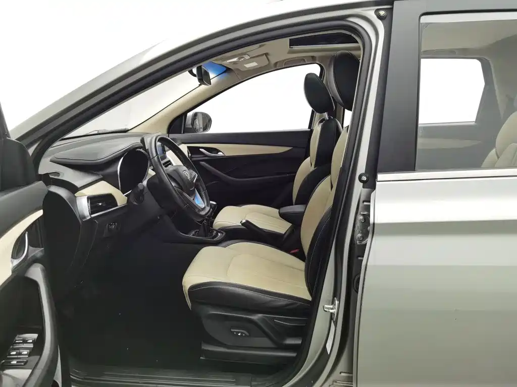 Photo 10 - Baojun 360