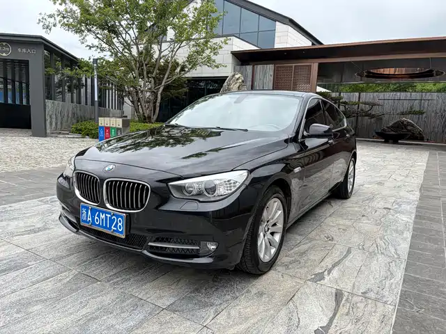 BMW BMW 5 Series GT 2013 535i Leadership