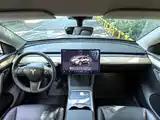 Photo 7 - Tesla Model Y