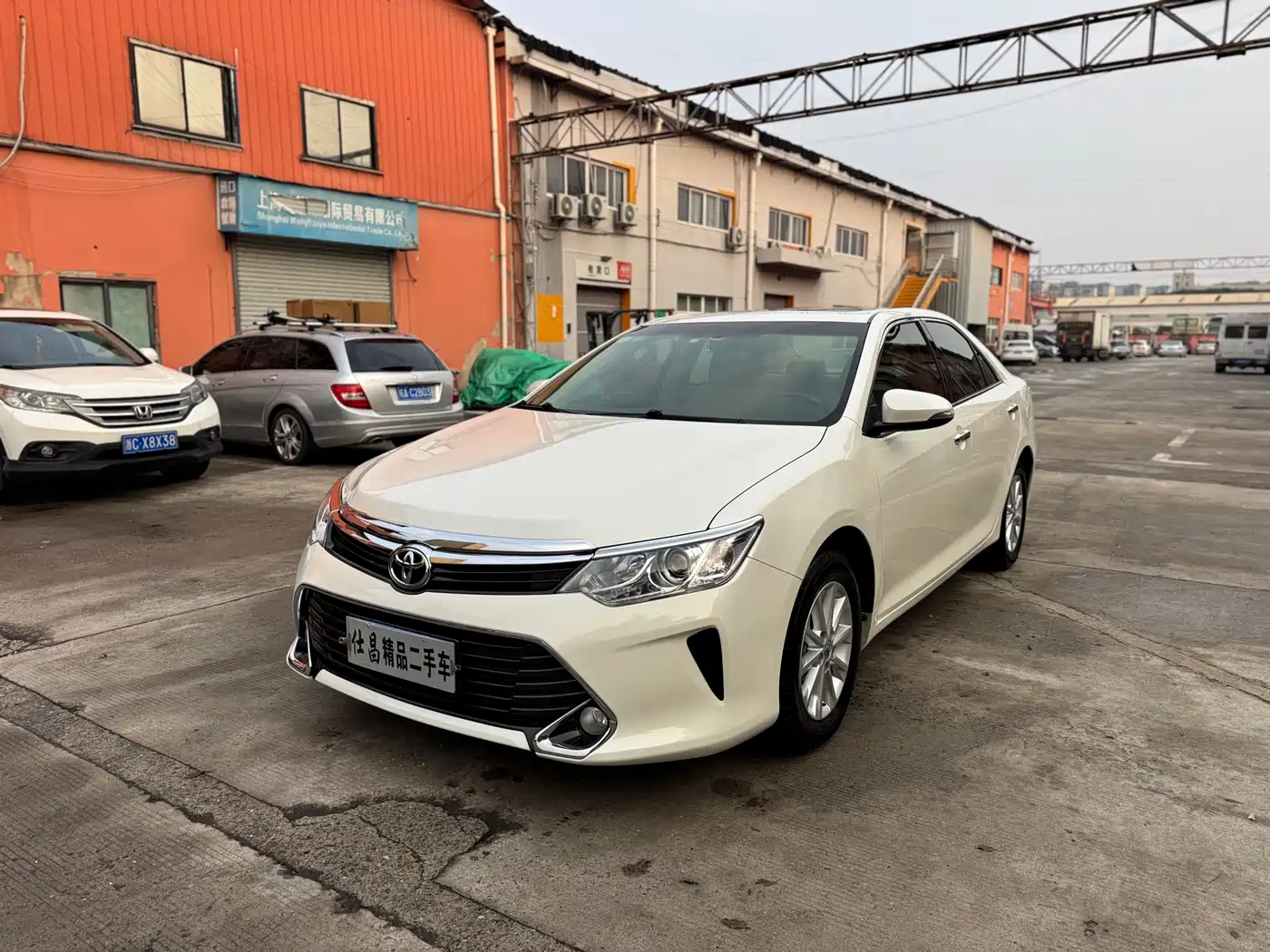 Toyota Camry 2016 2.0G 10th Anniversary Leading Edition