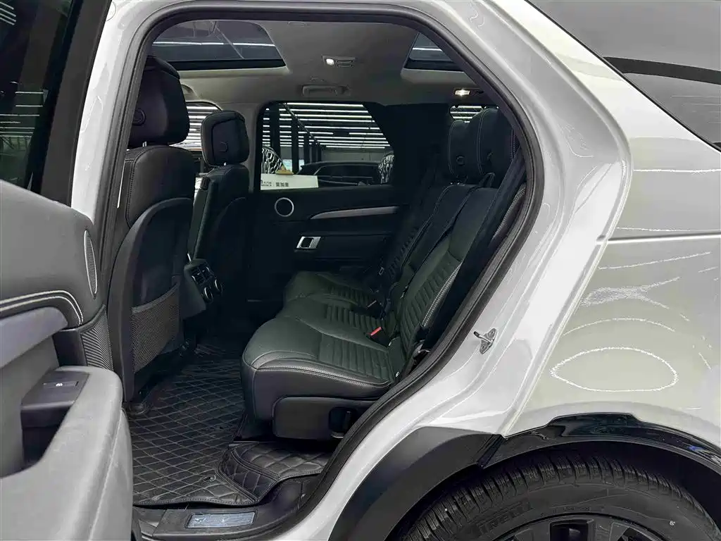 Land Rover Discovery 2024 360PS Dynamic SE фото 7