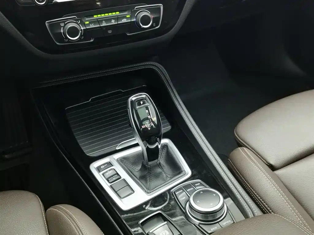 BMW 1 Series 2022 120i M Sport Shadow Edition фото 13