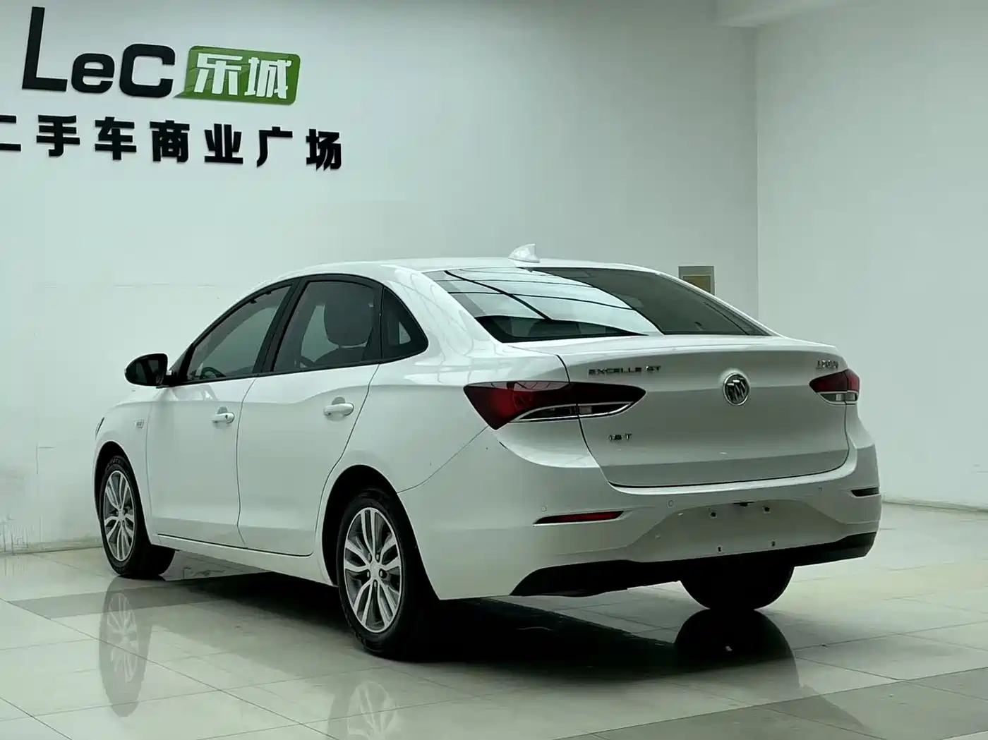 Buick Excelle 2019 18T Auto Connected Elite China VI фото 5
