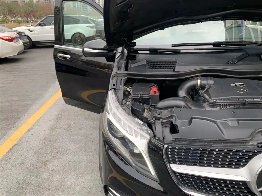 MERCEDES-BENZ V CLASS