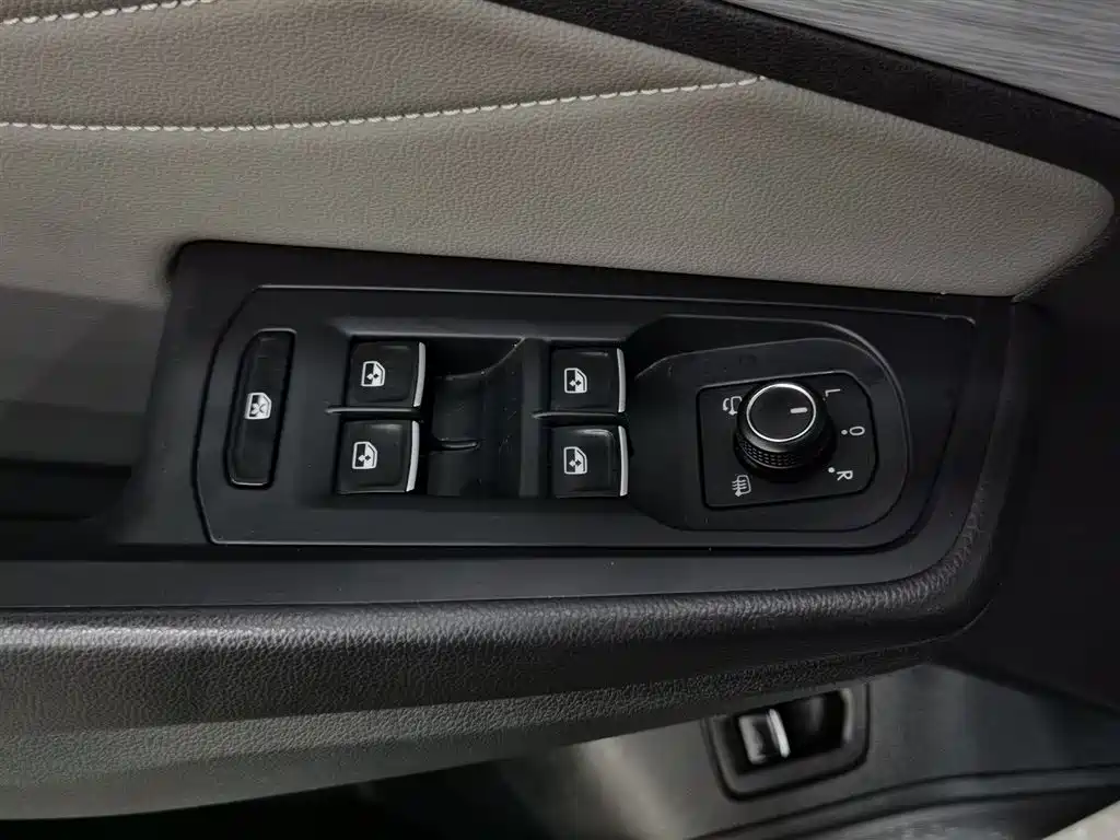 Volkswagen Talagon 2021 380TSI 4WD R-Line Explorer Edition фото 9