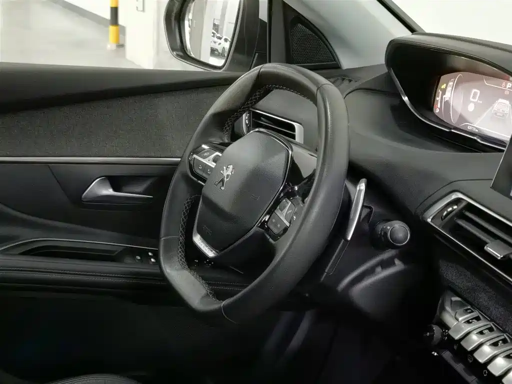 Peugeot 5008 2017 380THP 7-seat Luxury Edition фото 22