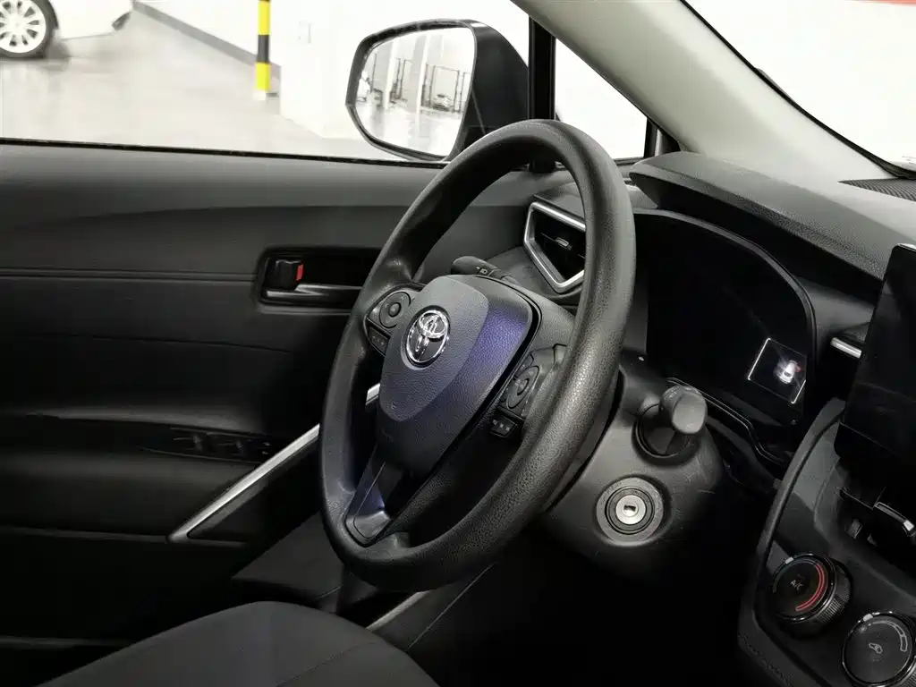 Toyota Corolla Cross 2023 2.0L Pioneer Edition фото 22