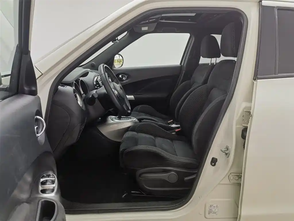 Infiniti ESQ 2014 1.6L Free Edition фото 10