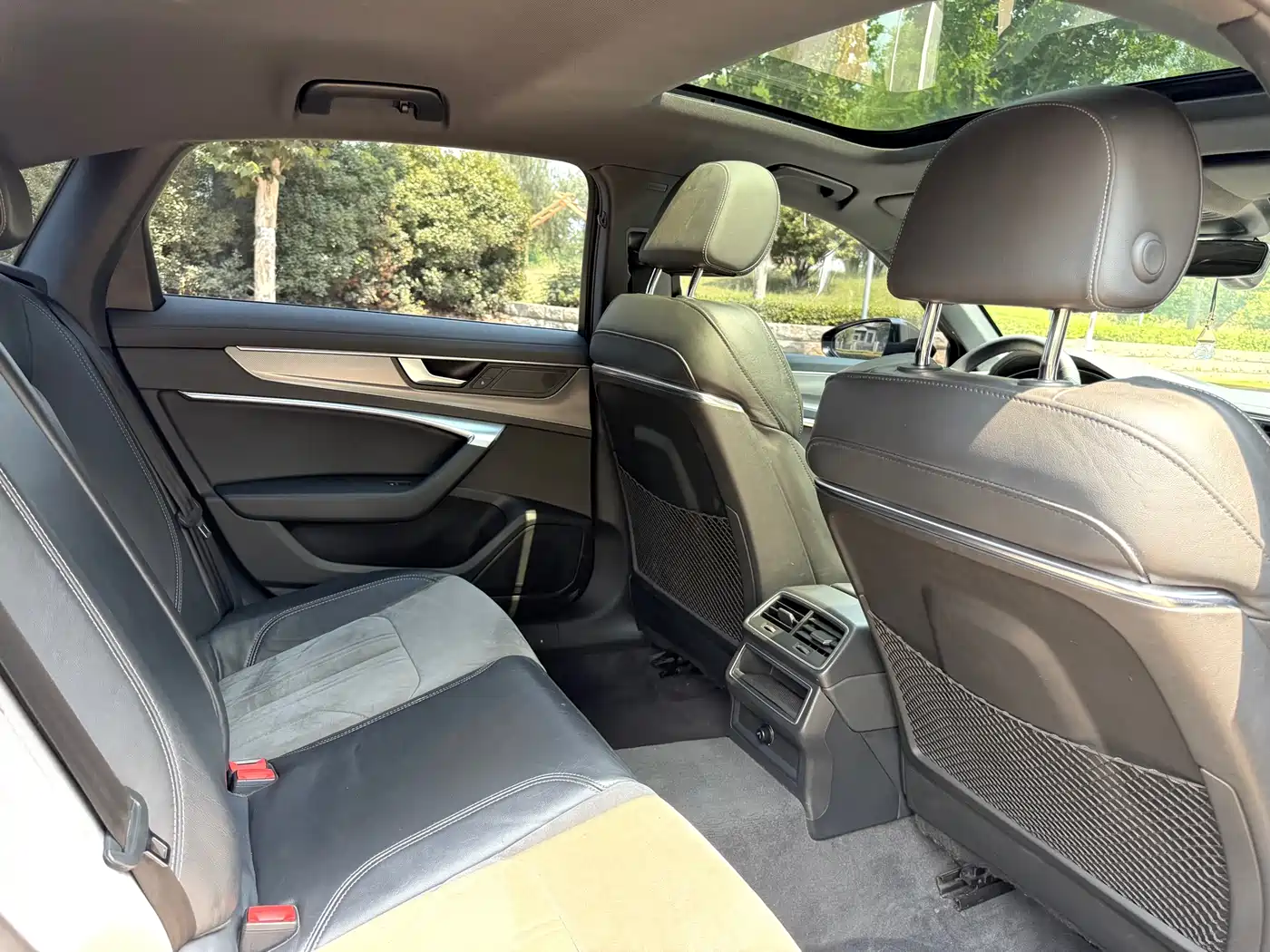 Photo 6 - Audi A6L