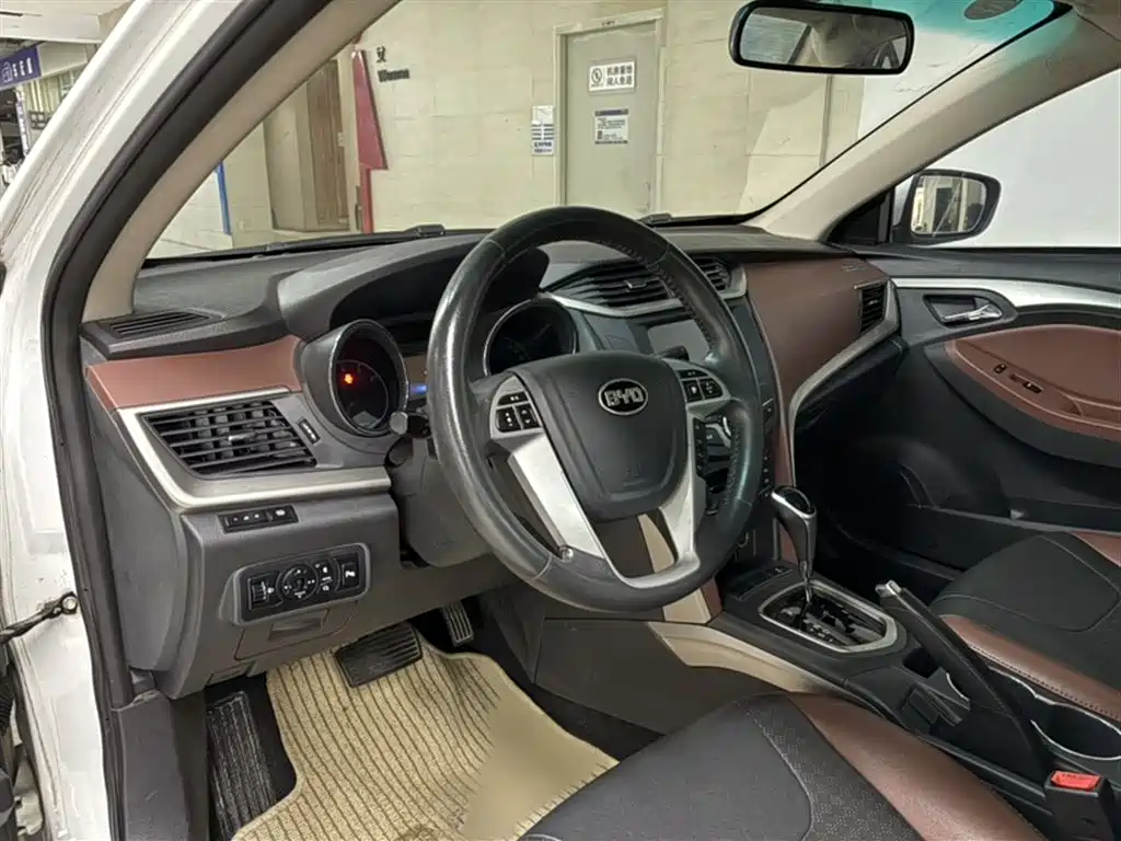 BYD G5 2014 1.5TID Automatic Premium фото 18