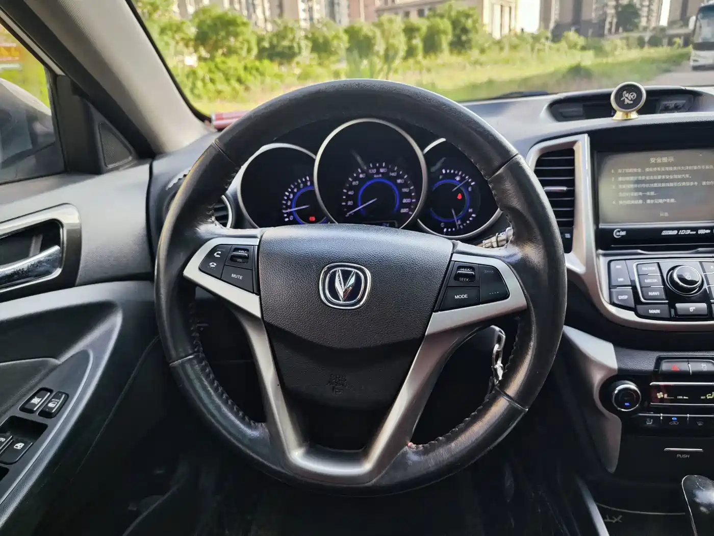 Фото 13 - Changan Eado XT