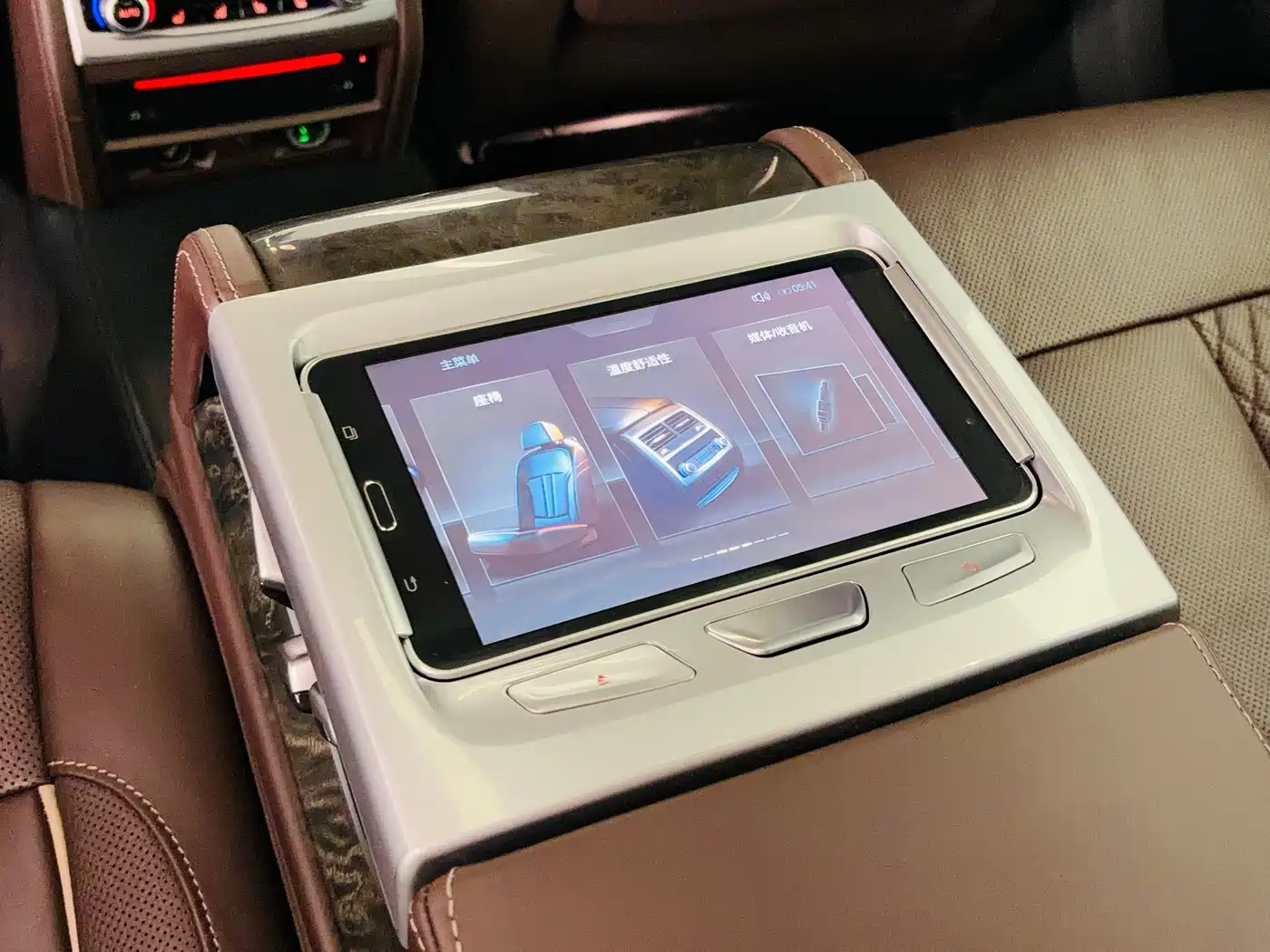 BMW 7 Series 2018 730Li Premium Type Excellence Package фото 11