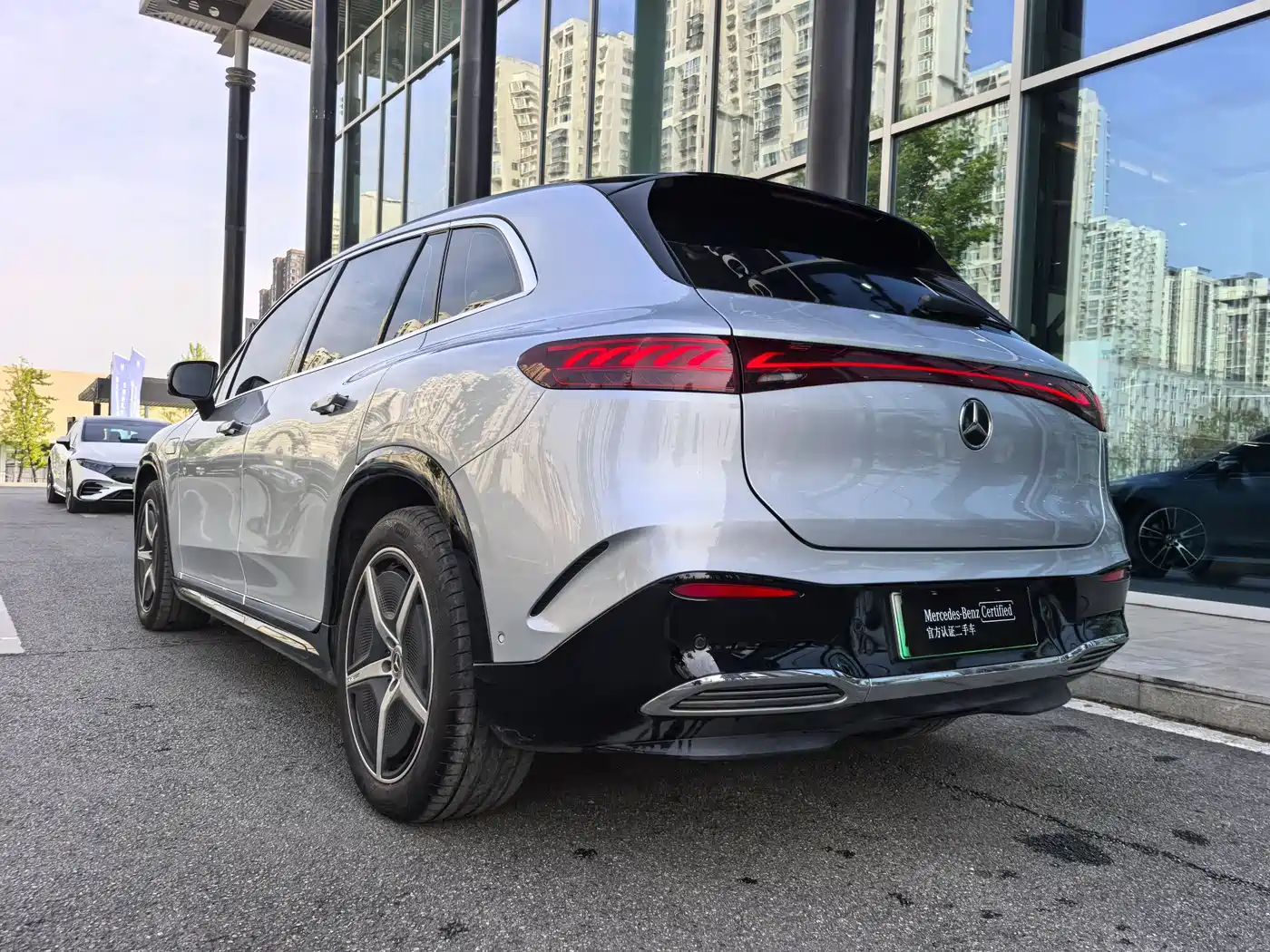 MERCEDES-BENZ EQS SUV