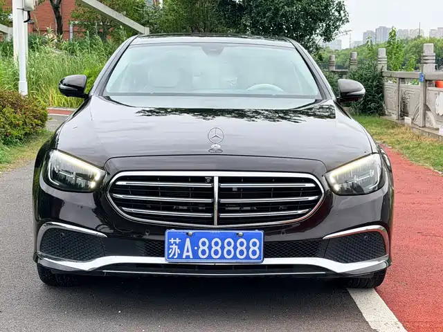 Mercedes-Benz E-Class 2021 E 300 L Luxury — фото 5