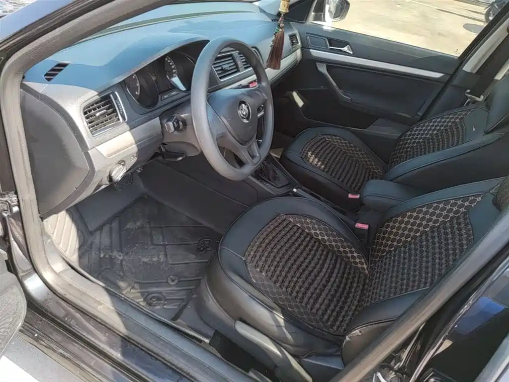 Volkswagen Lavida 2015 1.6L Automatic Trend Edition фото 15