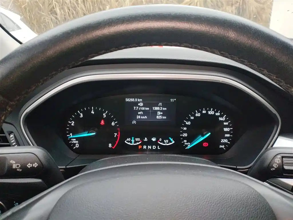 Фото 8 - Ford Focus