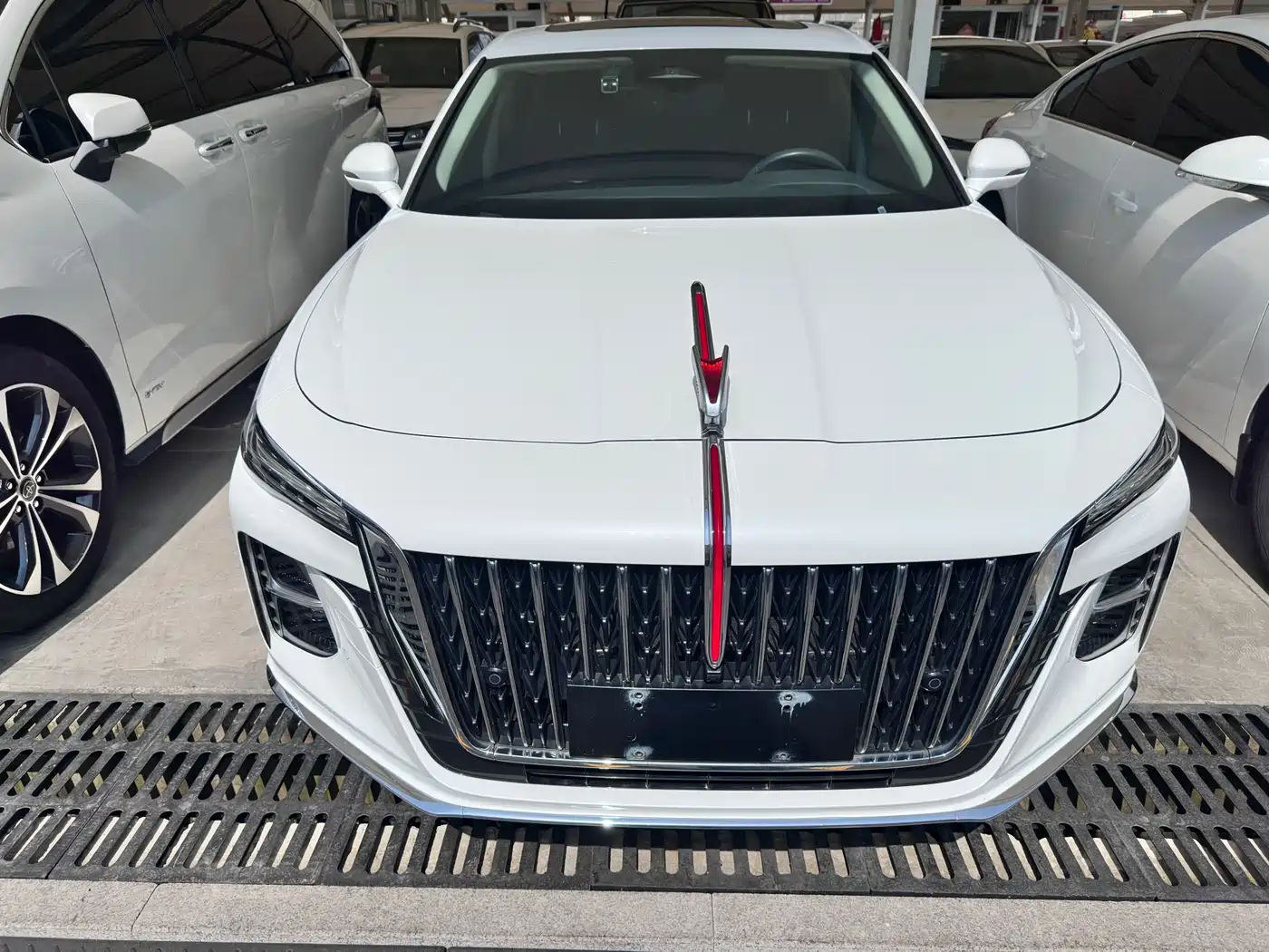 Hongqi H5 2023 2.0T Auto Smart Connect Flag Enjoy фото 2