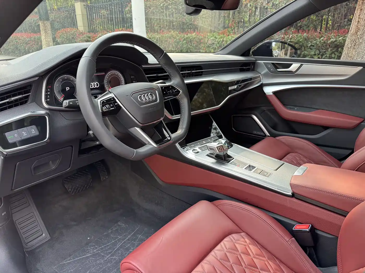 Audi A7L 2024 45 TFSI quattro S-line Black Warrior Edition фото 6
