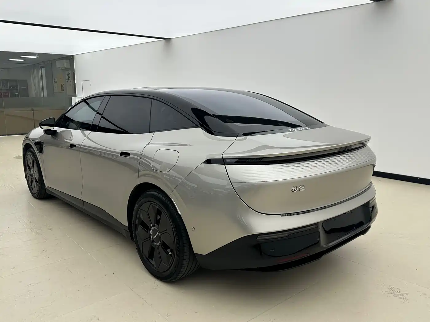 ZEEKR EXTREME KRYPTON 007