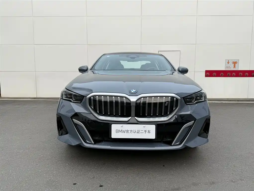 BMW i5 2024 eDrive 35L Premium Model M Sport Package фото 2