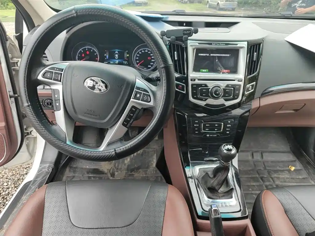 BYD Surui 2015 Facelift 1.5L Manual Luxury фото 10