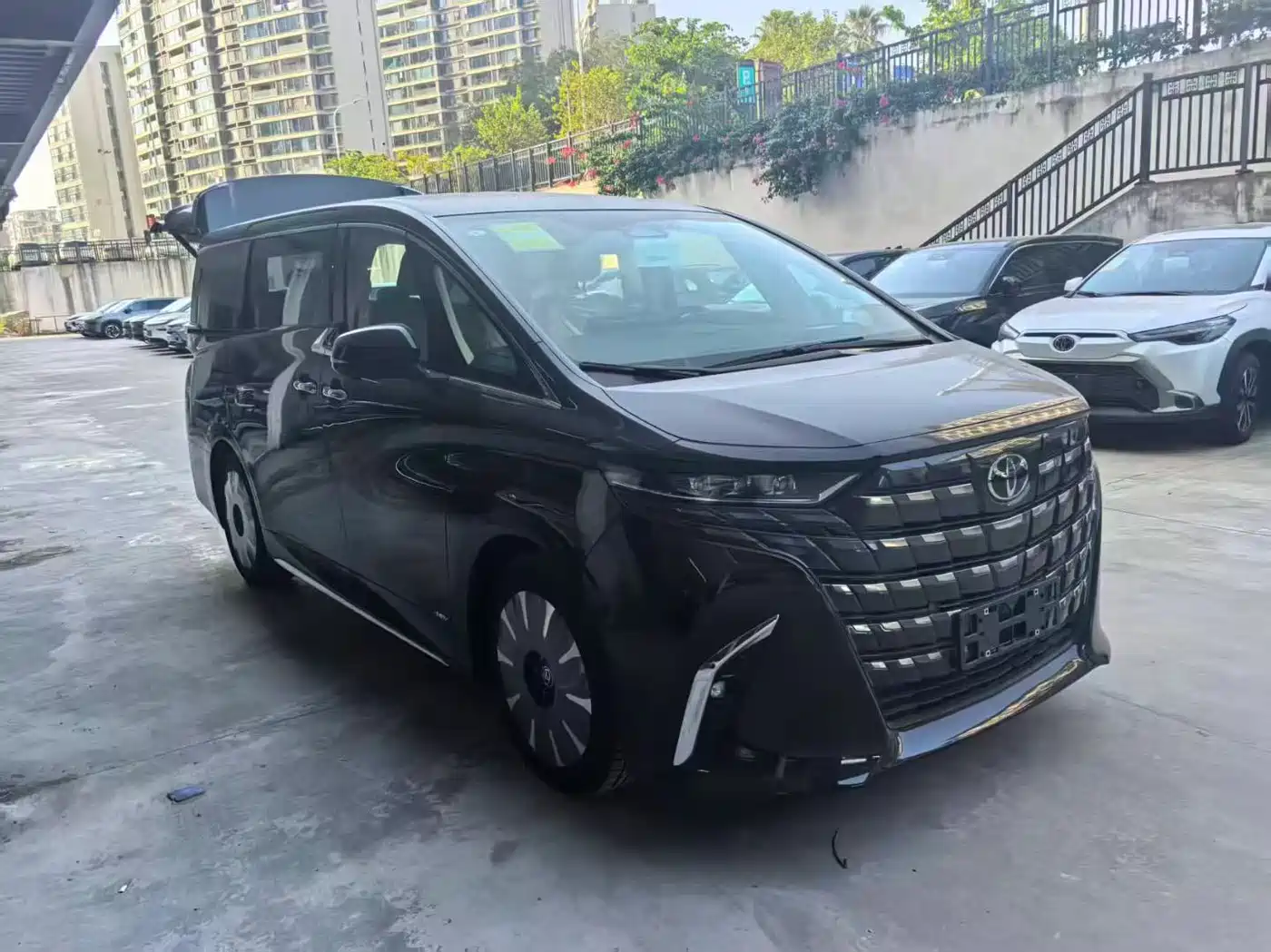 Toyota Alphard 2024 Hybrid 2.5L Ultimate Enjoyment Edition