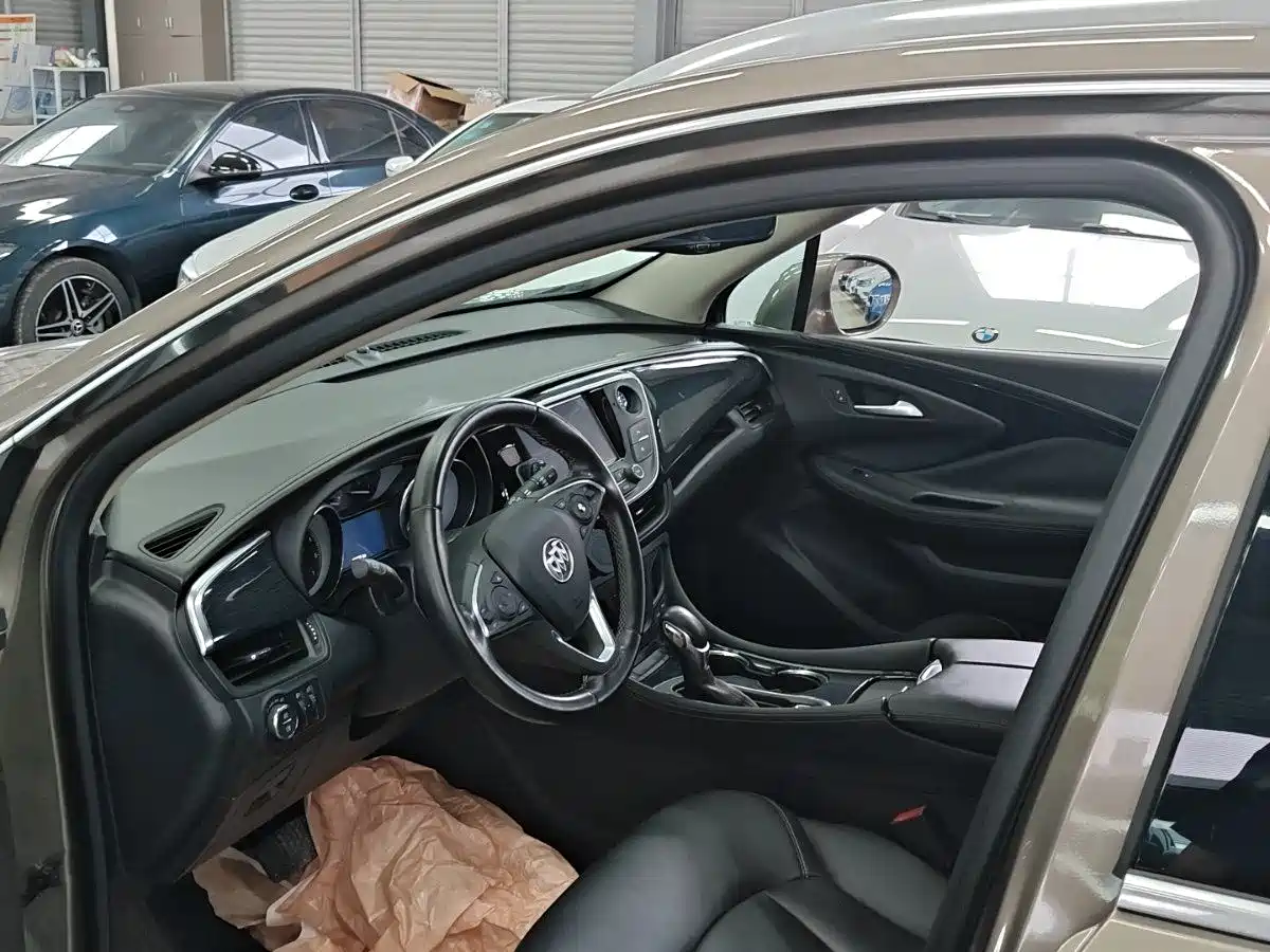 Фото 9 - Buick Envision Plus