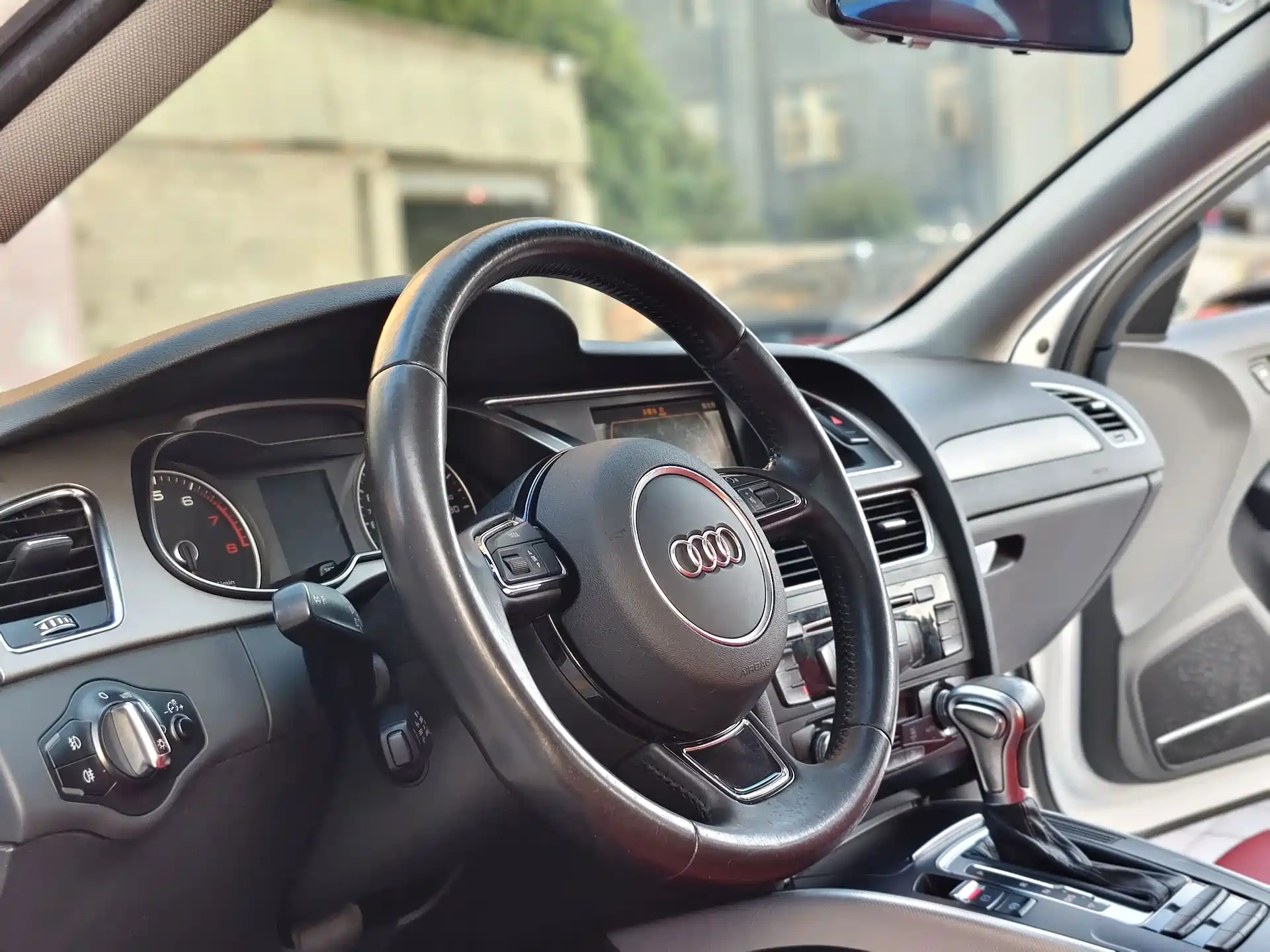 Фото 9 - Audi A4L