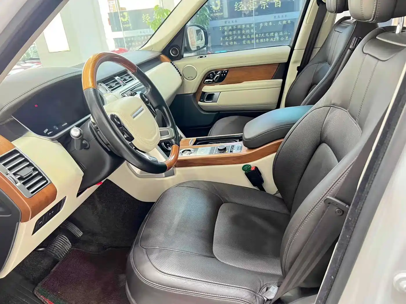 Land Rover Range Rover 2019 3.0 SCV6 Heritage Edition фото 9