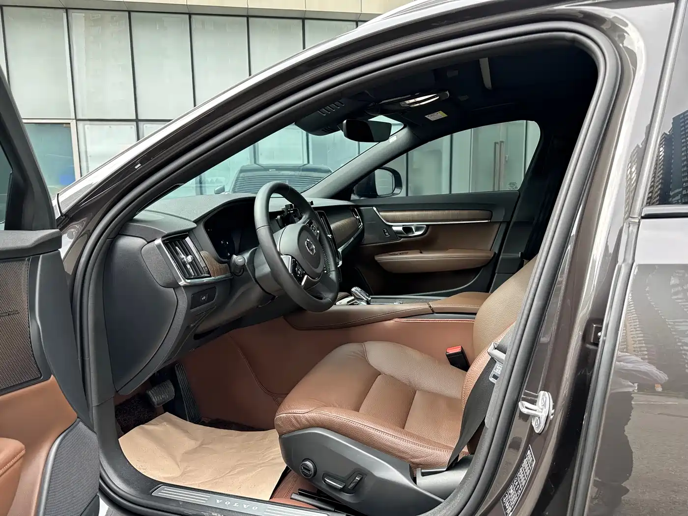 VOLVO V90