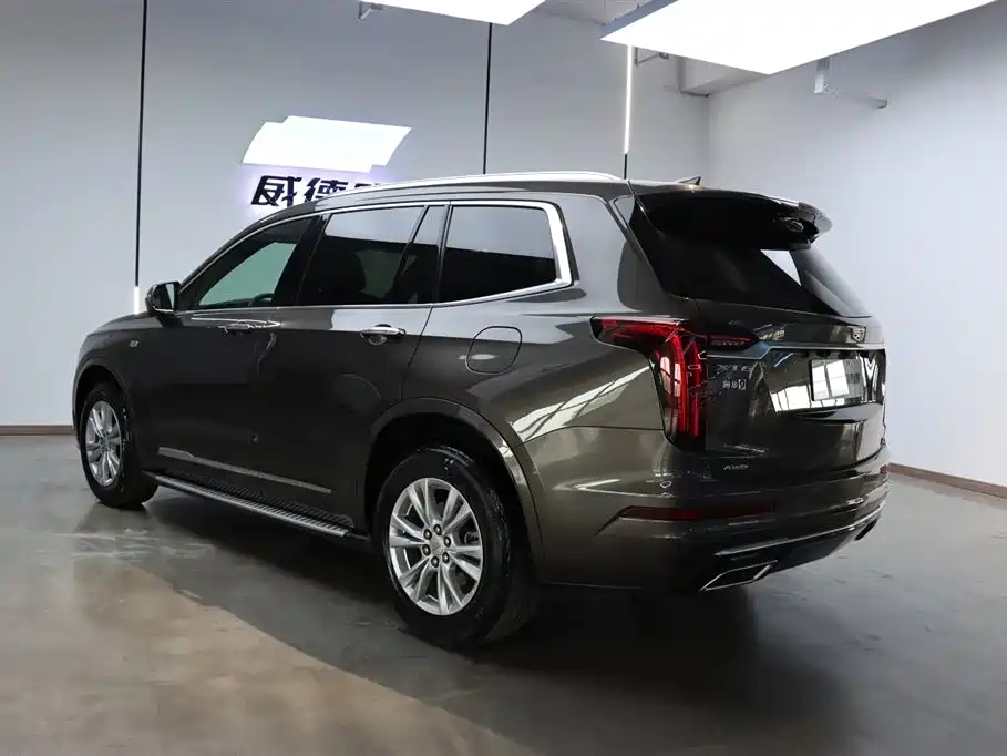 Фото 3 - Cadillac XT6